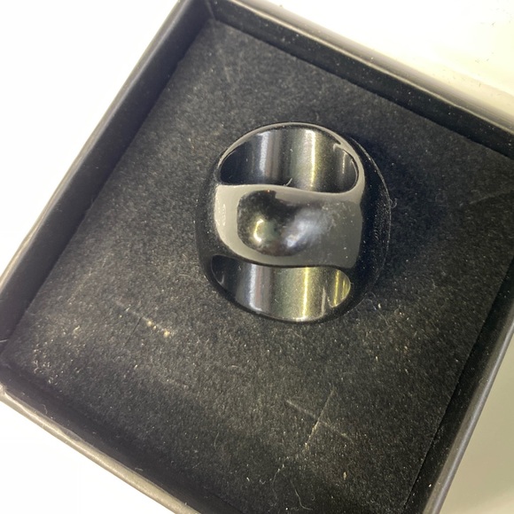 Vintage Style Cocktail Ring - Picture 2 of 4